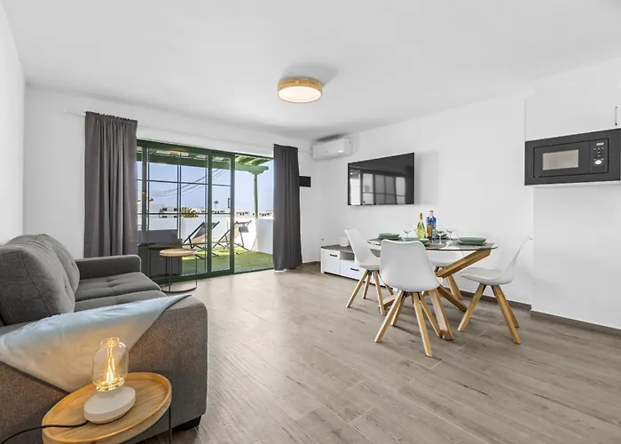 Julia * Puerto del Carmen (Lanzarote)